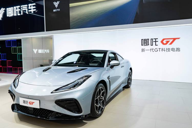 重庆巫溪县欧联宝企业管理咨询哪吒汽车在智能汽车领域的表现，领途汽车在新能源汽车市场中的影响力